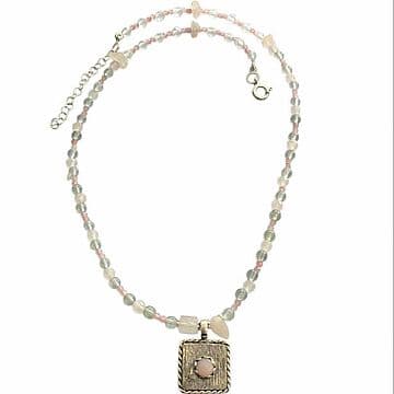 COLAR TURM.ROSA,Q.ROSA,CRISTAL VERDE E MEDALHA QUAD.PRATA