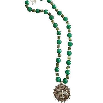 COLAR TURMALINAS E ÁGATAS VERDES COM MEDALHA DE PRATA ESP.SANTO