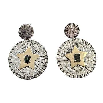 BRINCOS CHAPAS PRATA COM ESTRELAS OURO E TURMALINA VERDE