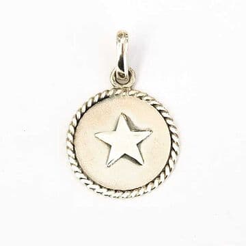 MEDALHA DE PRATA COM CORDA À VOLTA E ESTRELA