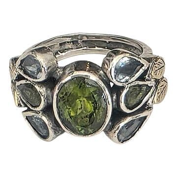 ANEL PERIDOT COM 4 ÁG.MARINHAS E 2 PERIDOTS 4 FOLHINHAS OURO