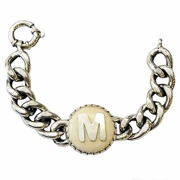 PULSEIRA BARBELA PRATA COM MARFIM VEGETAL REDONDO E INICIAL