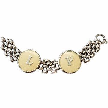 PULSEIRA PRATA COM 2 MEDALHAS MARFIM VEGETAL E INICIAIS PRATA