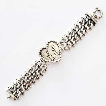 PULSEIRA CORAÇÃO DE PRATA COM 4 LETRAS OURO