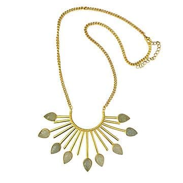 COLAR LATÃO COM BANHO OURO 24KT, COM PENDENTE FORMA DE LEQUE COM 9 FOLHAS AGUAS MARINHA